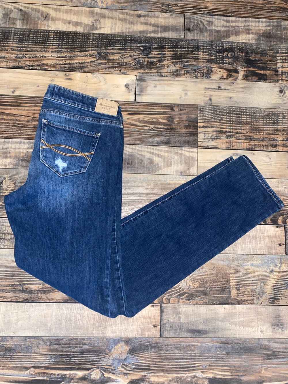 Abercrombie & Fitch Medium Blue Straight-Leg Women’s Jeans